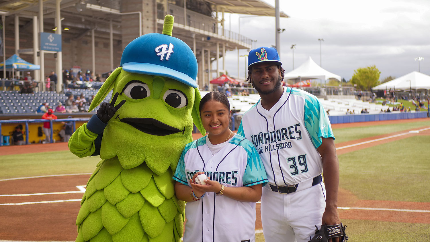 P1100704-HillsboroHops-Web
